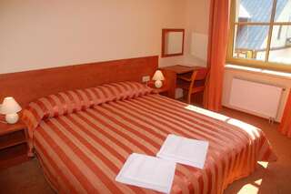 Отель Hotel-Restaurant Smilga Кедайняй Стандартный двухместный номер с 1 кроватью или 2 отдельными кроватями-1